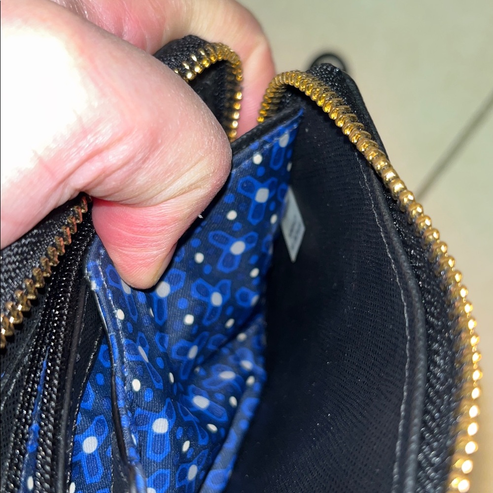 Tory Burch Black Leather Wristlet Clutch with Gold Logo - Picture 16 of 16